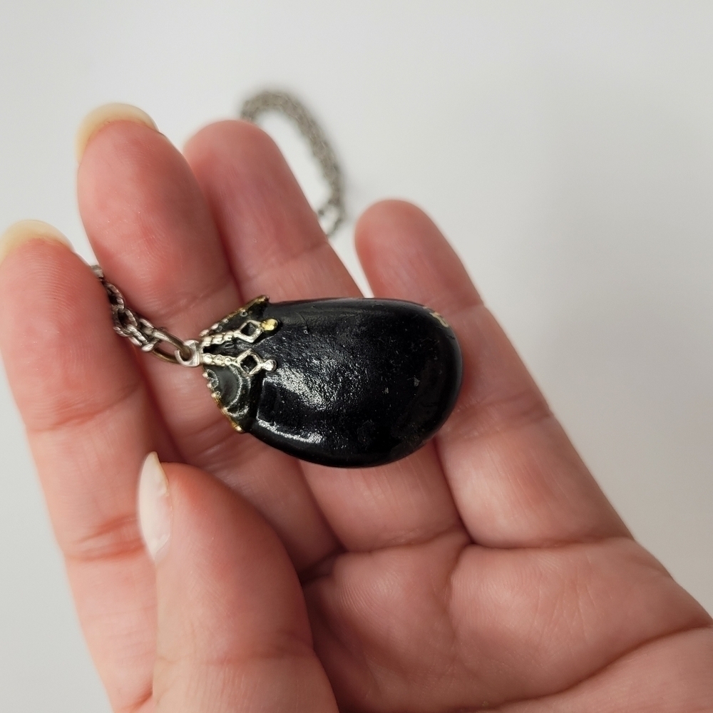 Hand-Painted vintage Mushroom Pendant Necklace - Picture 4 of 8